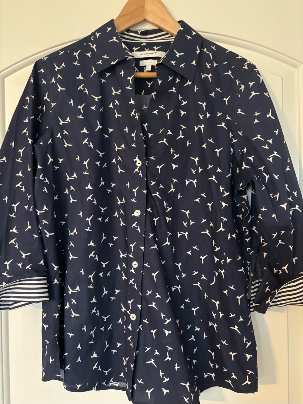 Foxcroft NYC Navy Blue Bird Print Button down v neck Shirt women’s Size M